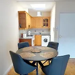Floor Townhouse شقة